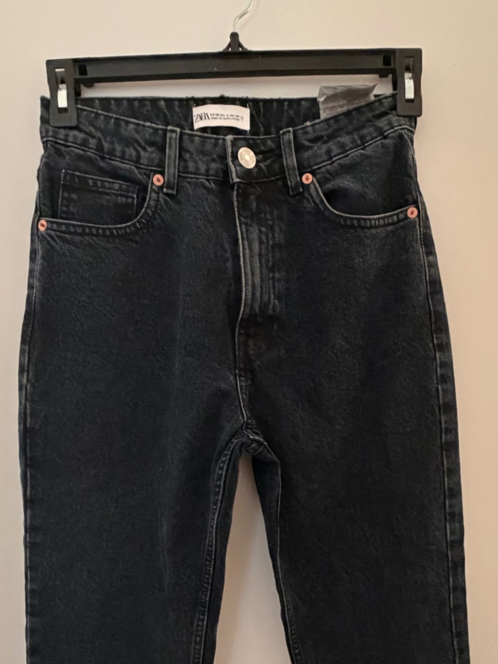 Zara Black High-Waisted Jeans - Size 4